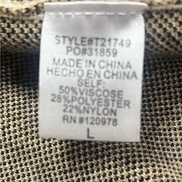 Women’s Entro Beige Cheetah Sweater size large - Picture 12 of 15